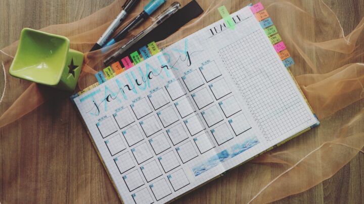 Image for 10 easy ways to schedule a text message