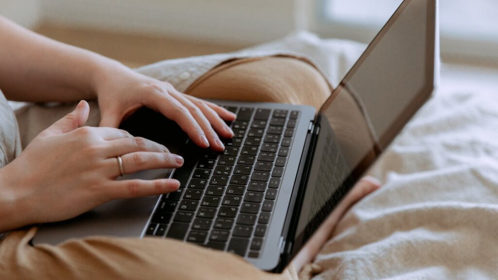 Image for How to create an email newsletter so good Forbes recommends it [as a solo creator]