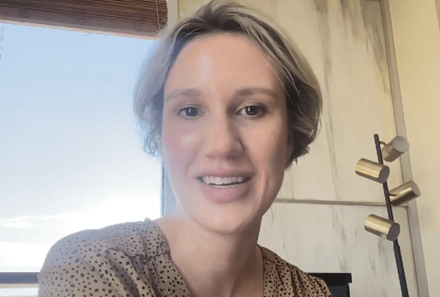 April Dossey sits at her desk and explains how she increased job fair attendance with SimpleTexting’s text messaging service.